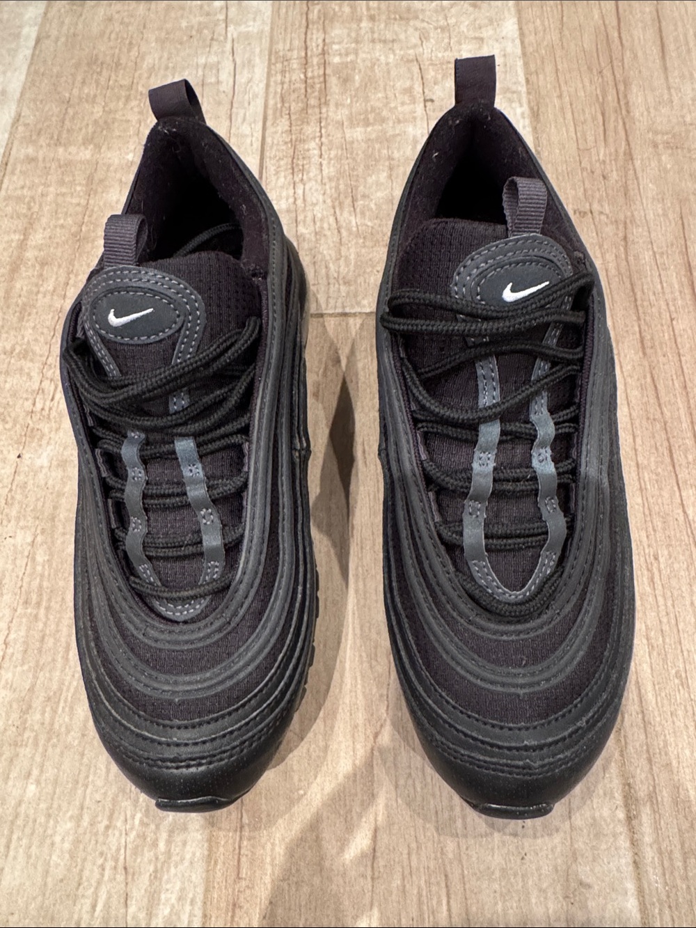 Nike Men’s Black Low-Top Slip-On Sneakers